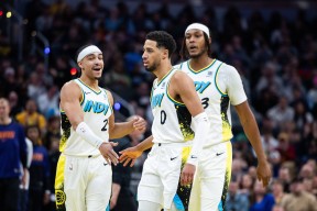 赛地聚焦——CBA季后赛关键时刻热度飙升，印第安纳步行者回应争议，管理层满意，训练强度明显提升的简单介绍