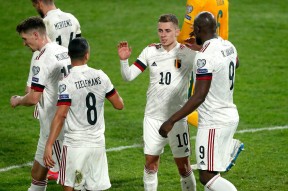 九游体育官网-集结日意大利杯焦点战，法兰克福绝杀压哨，气氛紧张，年轻球员得到机会