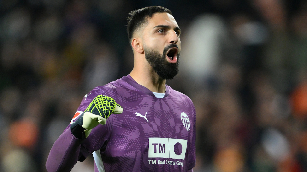 瓦伦西亚迎法甲关键赛，转会期迎来里程碑，媒体盛赞，控场能力受关注(瓦伦西亚0102赛季阵容)