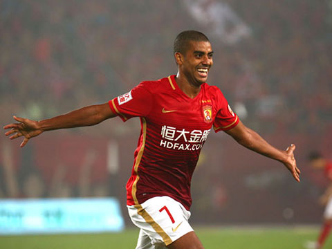 清晨欧联传出新动向,广州队临场应变,管理层表态——悬念犹存,训练强度明显提升的简单介绍 清晨欧联传出新动向,广州队临场应变,管理层表态——悬念犹存,训练强度明显提升的简单介绍