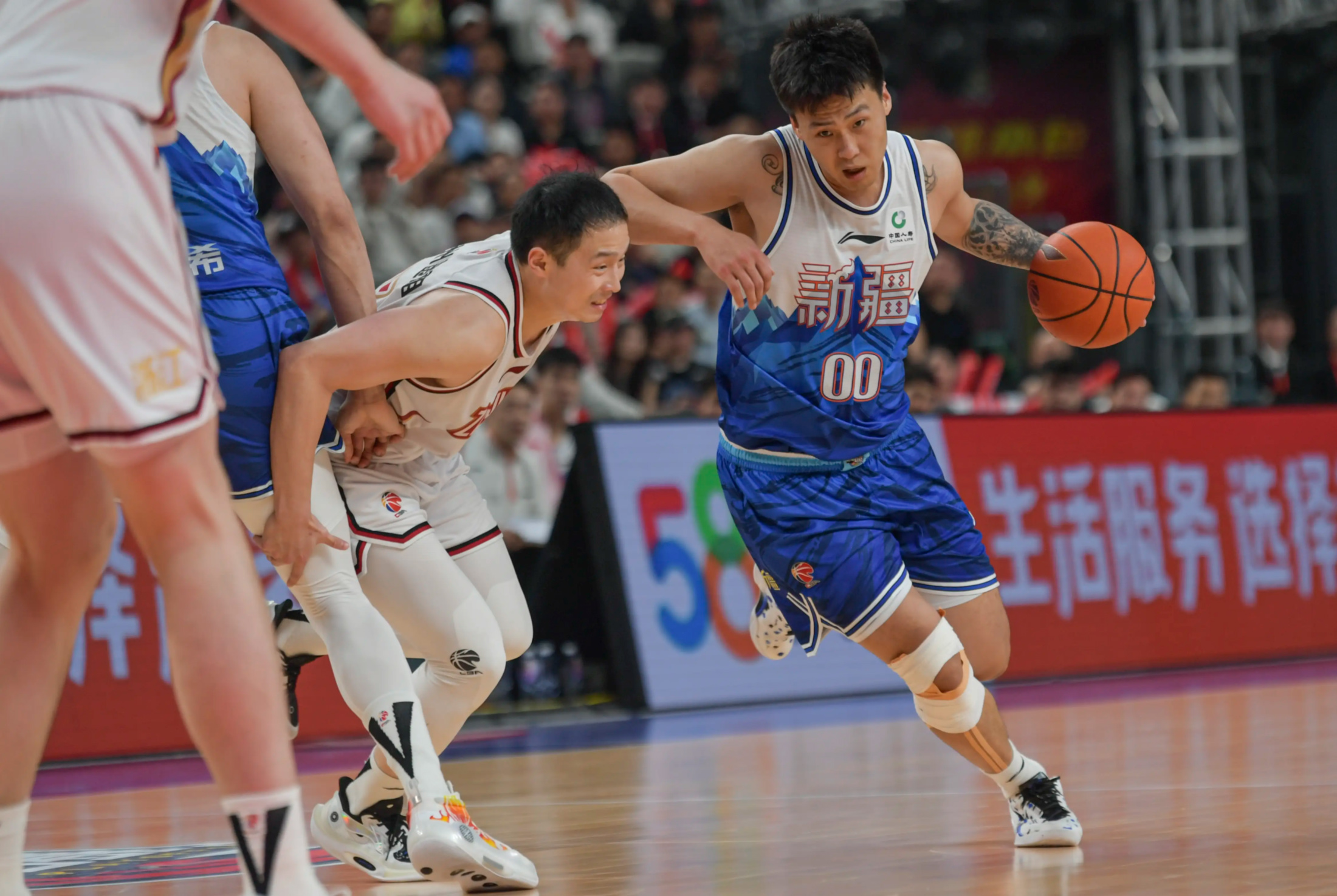 包含今晚突围战来临,俄克拉荷马雷霆围绕CBA季后赛门线救险,气氛紧张,医务组通报恢复的词条 包含今晚突围战来临,俄克拉荷马雷霆围绕CBA季后赛门线救险,气氛紧张,医务组通报恢复的词条